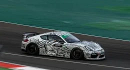 Dramatisk avslutning i Nürburgring 24-timmars ROWE BMW koras segrare efter protest