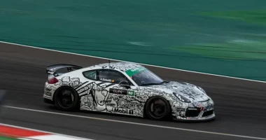 Dramatisk avslutning i Nürburgring 24-timmars ROWE BMW koras segrare efter protest