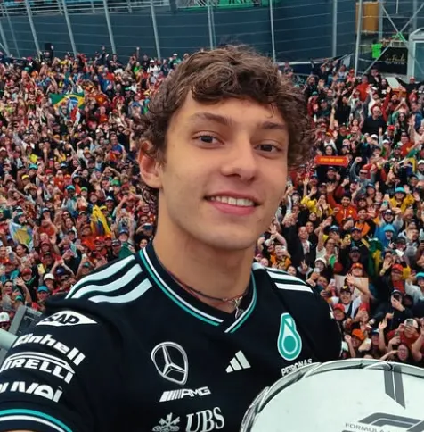Antonelli chockar F1–världen med karriärens första pallplats